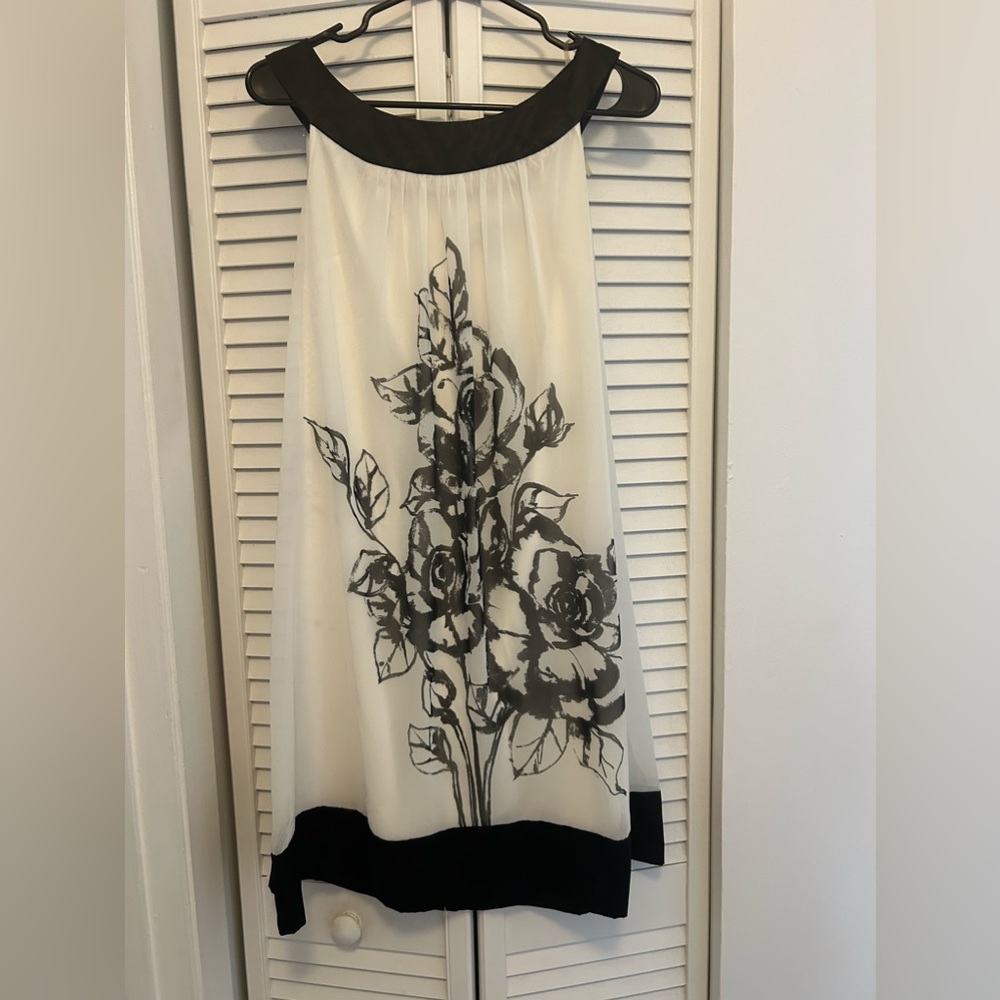 White and black dress with flowers 🌺